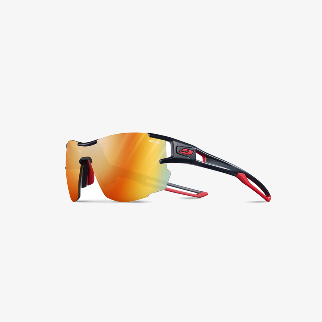 Julbo Aerolite Schwarz - Rot / Reactiv 1-3 Light Amplifier